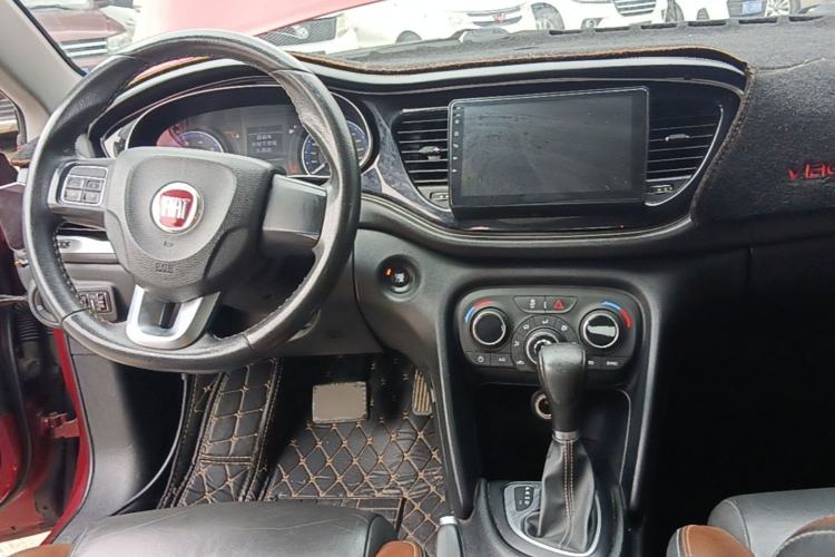 Used Fiat Viaggio 2015 1.4T Automatic Jingxiang Edition Center Console