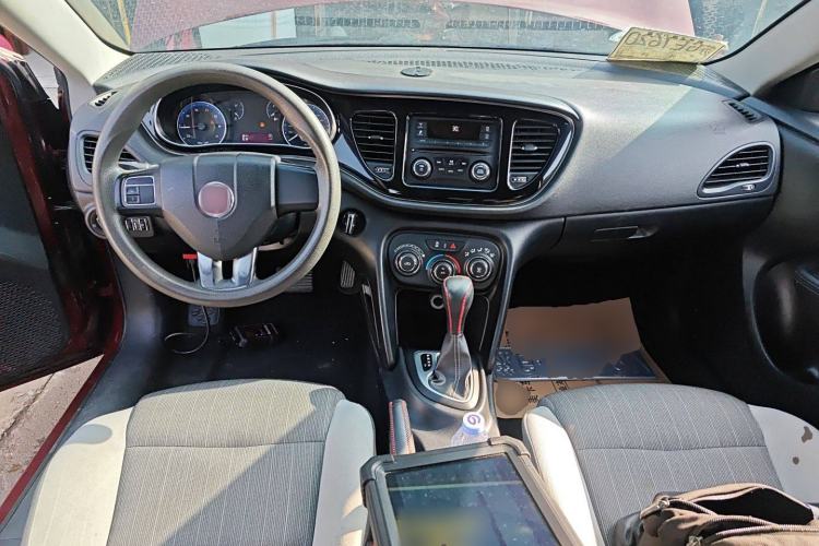 Used Fiat Viaggio 2015 1.4T Automatic Enjoyment Edition Center Console