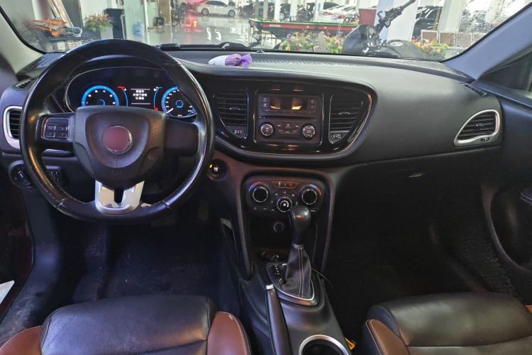 Used Fiat Viaggio 2015 1.4T Automatic Jingxiang Edition Center Console