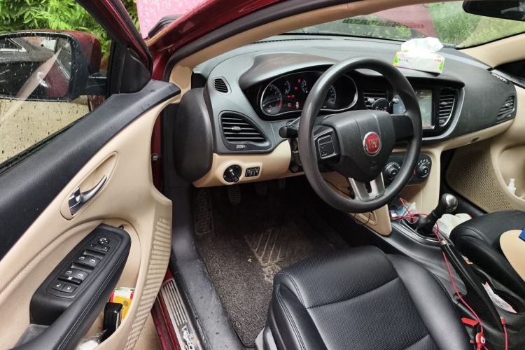 Used Fiat Viaggio 2015 1.4T Manual Enjoyment Edition Driver Seat