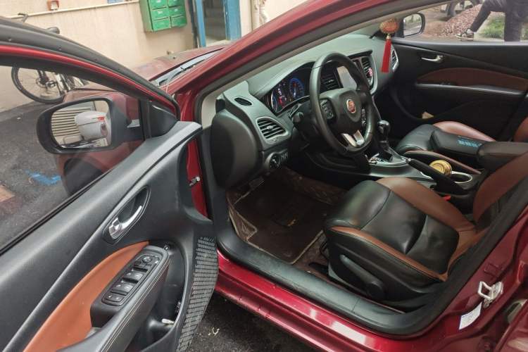 Used Fiat Viaggio 2015 1.4T Automatic Jingxiang Edition Driver Seat