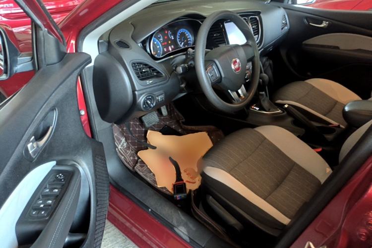 Used Fiat Viaggio 2015 1.4T Automatic Enjoyment Edition Driver Seat
