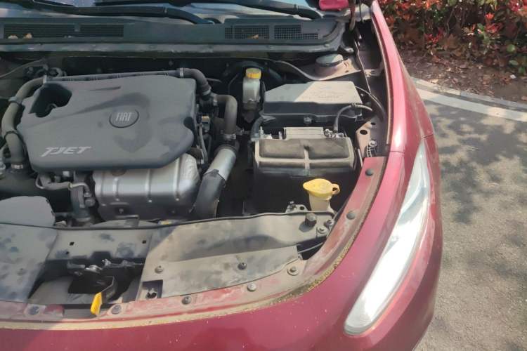 Used Fiat Viaggio 2015 1.4T Automatic Jingxiang Edition Engine Bay Left