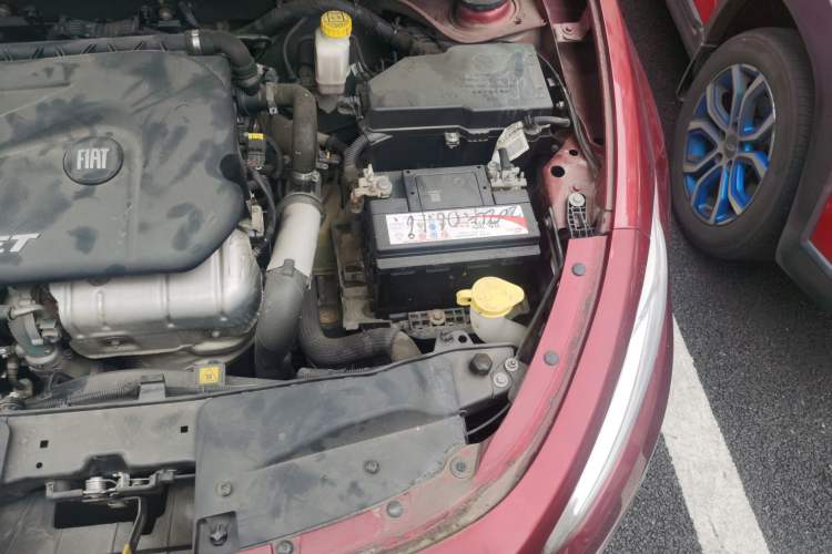 Used Fiat Viaggio 2015 1.4T Automatic Enjoyment Edition Engine Bay Left