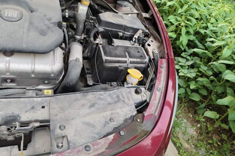 Used Fiat Viaggio 2015 1.4T Automatic Jingxiang Edition Engine Bay Left