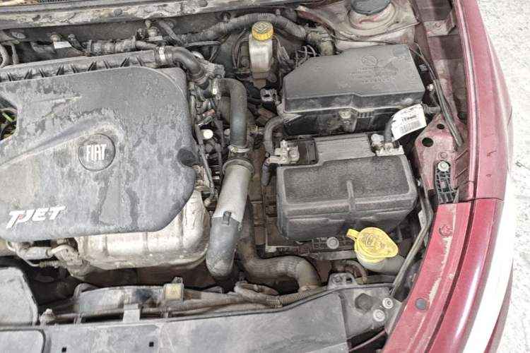 Used Fiat Viaggio 2015 1.4T Automatic Jingxiang Edition Engine Bay Left