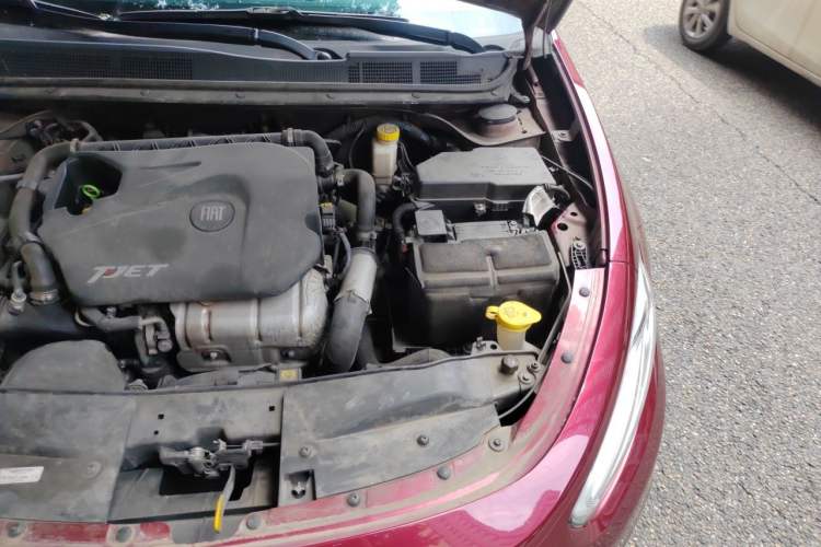 Used Fiat Viaggio 2015 1.4T Automatic Smart Edition Engine Bay Left