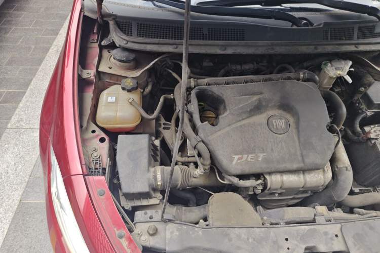 Used Fiat Viaggio 2015 1.4T Automatic Jingxiang Edition Engine Bay Right
