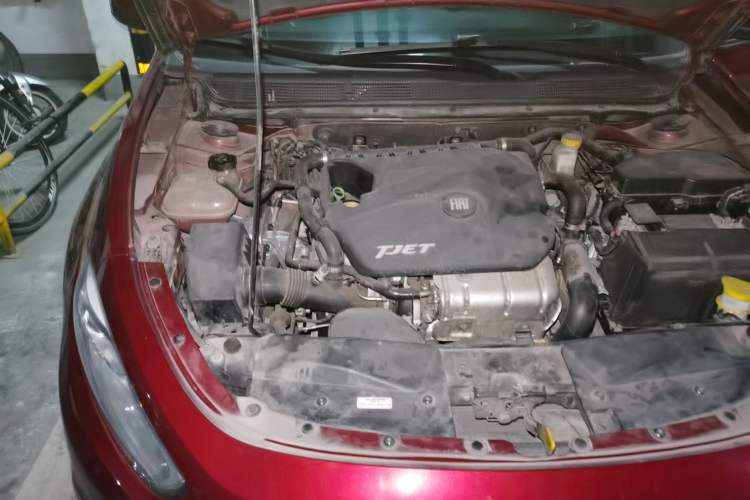Used Fiat Viaggio 2015 1.4T Automatic Jingxiang Edition Engine Bay Right