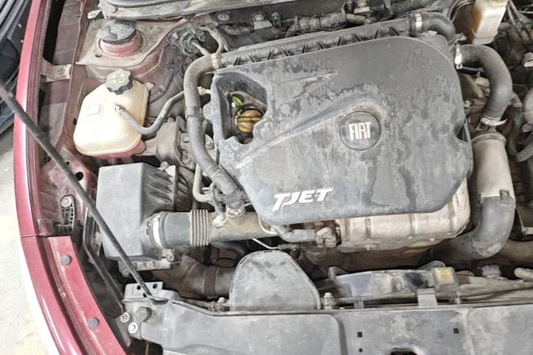 Used Fiat Viaggio 2015 1.4T Automatic Jingxiang Edition Engine Bay Right