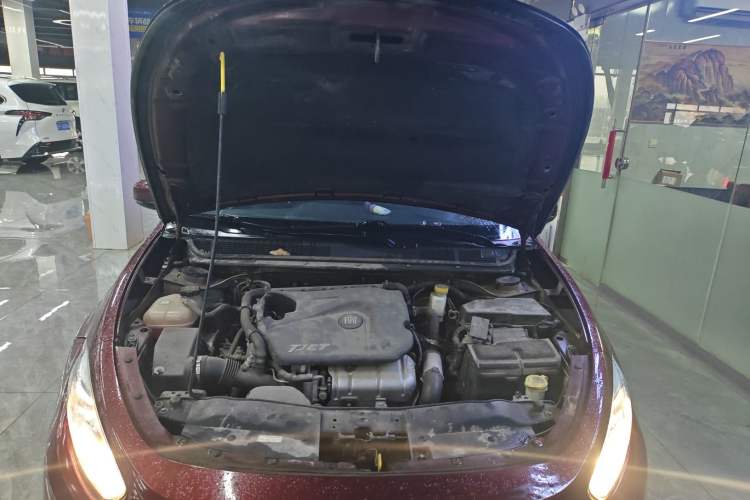 Used Fiat Viaggio 2015 1.4T Automatic Jingxiang Edition Engine Bay