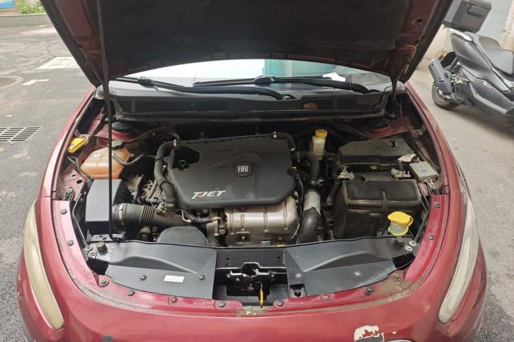 Used Fiat Viaggio 2015 1.4T Automatic Jingxiang Edition Engine Bay