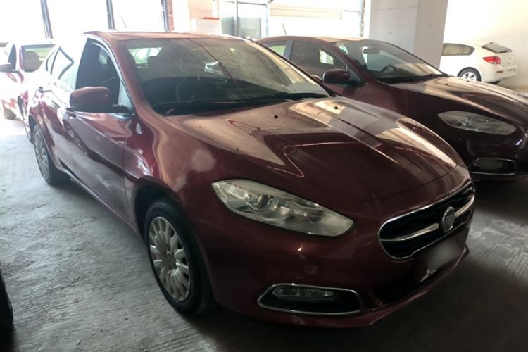 Used Fiat Viaggio 2015 1.4T Automatic Enjoyment Edition Front Right 45 Deg
