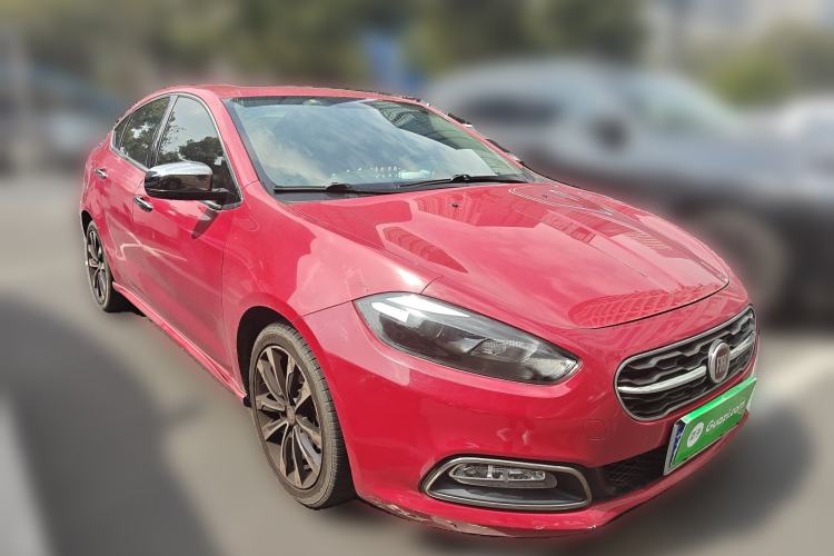 Used Fiat Viaggio 2015 1.4T Automatic Enjoyment Edition Front Right 45 Deg