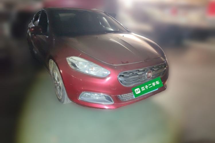 Used Fiat Viaggio 2015 1.4T Automatic Enjoyment Edition Front Right 45 Deg