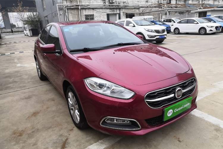Used Fiat Viaggio 2015 1.4T Automatic Jingxiang Edition Front Right 45 Deg