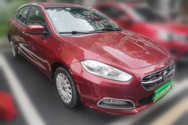 Used Fiat Viaggio 2015 1.4T Automatic Enjoyment Edition Front Right 45 Deg