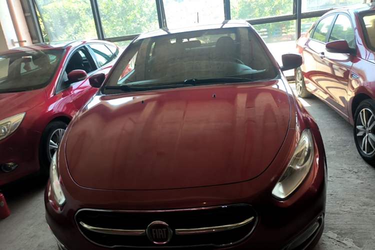 Used Fiat Viaggio 2015 1.4T Automatic Enjoyment Edition Front