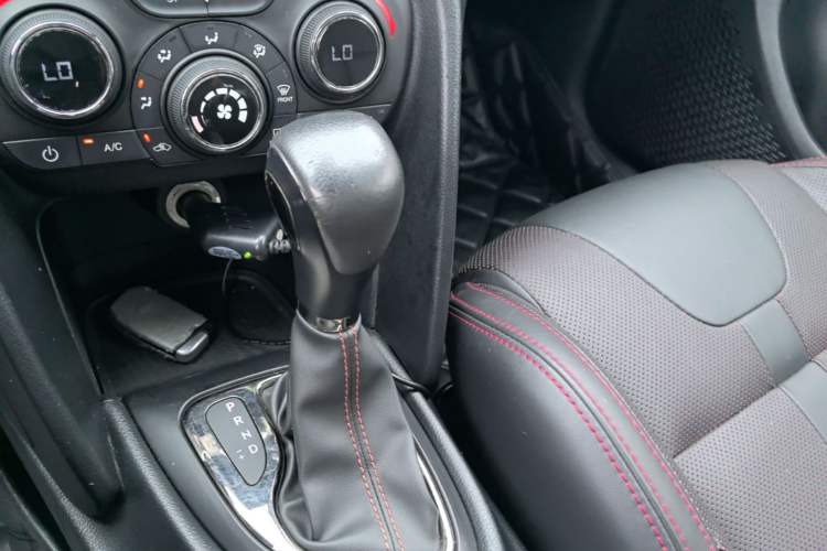 Used Fiat Viaggio 2015 1.4T Automatic Enjoyment Edition Gear Lever