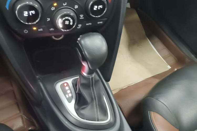 Used Fiat Viaggio 2015 1.4T Automatic Jingxiang Edition Gear Lever