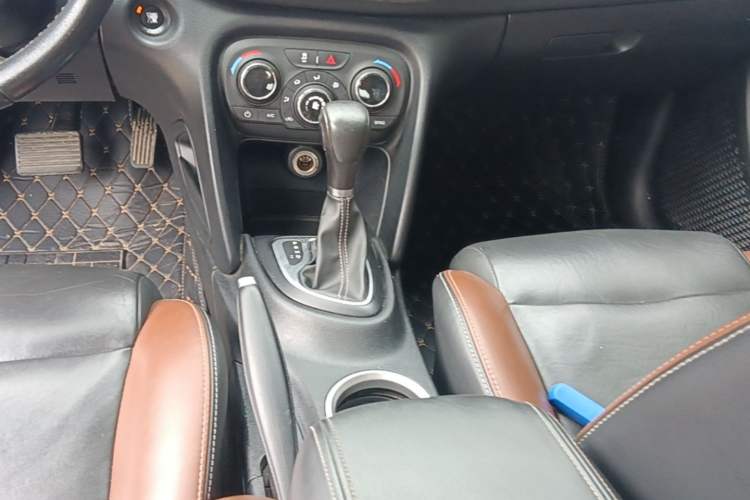 Used Fiat Viaggio 2015 1.4T Automatic Jingxiang Edition Gear Lever