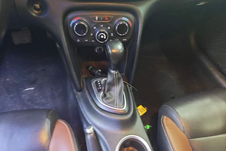 Used Fiat Viaggio 2015 1.4T Automatic Jingxiang Edition Gear Lever