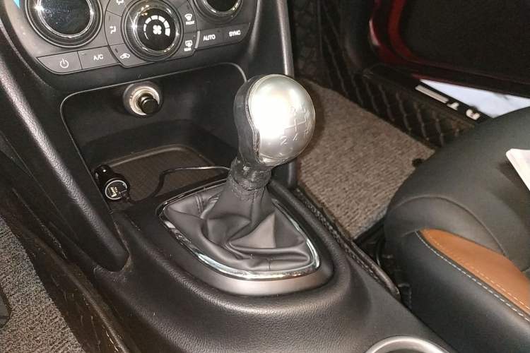 Used Fiat Viaggio 2015 1.4T Manual Jingxiang Edition Gear Lever