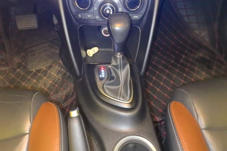 Used Fiat Viaggio 2015 1.4T Automatic Jingxiang Edition Gear Lever