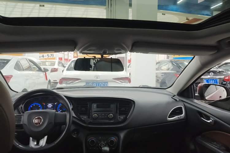Used Fiat Viaggio 2015 1.4T Automatic Jingxiang Edition Headliner