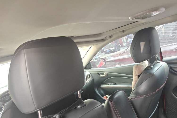 Used Fiat Viaggio 2015 1.4T Automatic Enjoyment Edition Headliner
