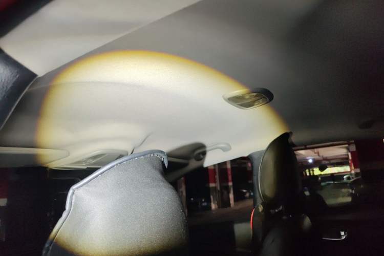 Used Fiat Viaggio 2015 1.4T Automatic Enjoyment Edition Headliner