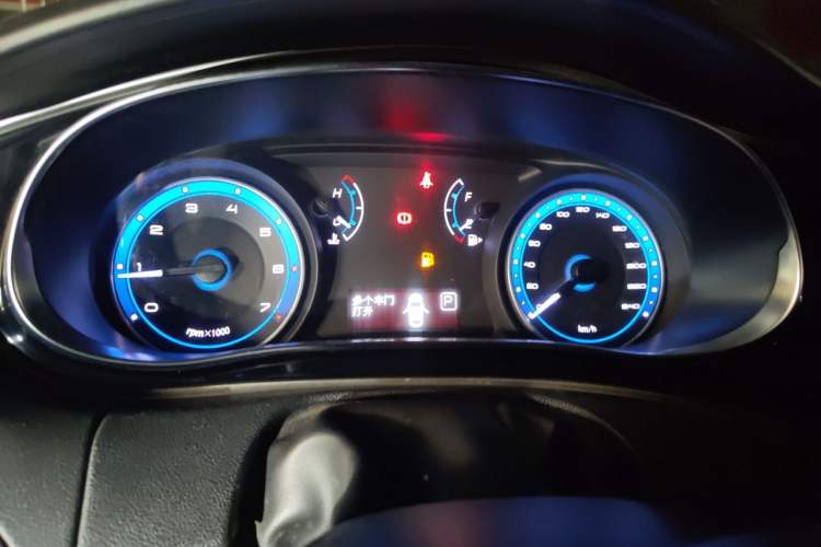 Used Fiat Viaggio 2015 1.4T Automatic Enjoyment Edition Instrument Cluster