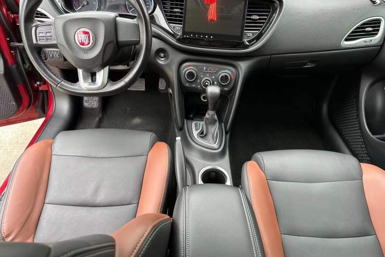 Used Fiat Viaggio 2015 1.4T Automatic Jingxiang Edition Interior 1