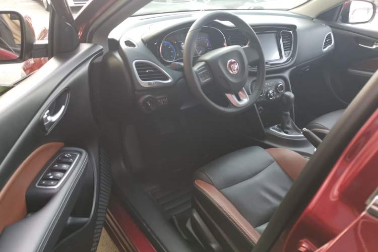 Used Fiat Viaggio 2015 1.4T Automatic Jingxiang Edition Interior 2