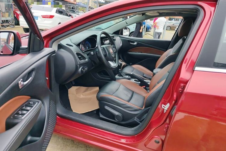 Used Fiat Viaggio 2015 1.4T Automatic Jingxiang Edition Interior 3