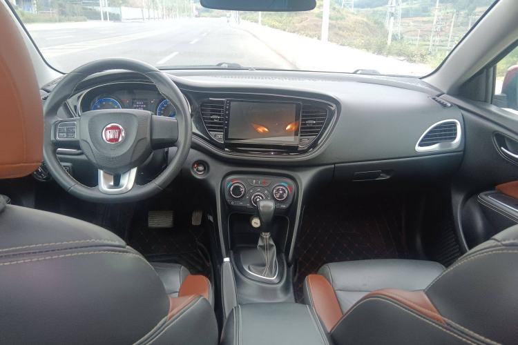 Used Fiat Viaggio 2015 1.4T Automatic Jingxiang Edition Interior 3