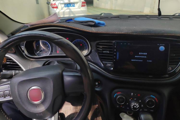Used Fiat Viaggio 2015 1.4T Automatic Jingxiang Edition Interior 3