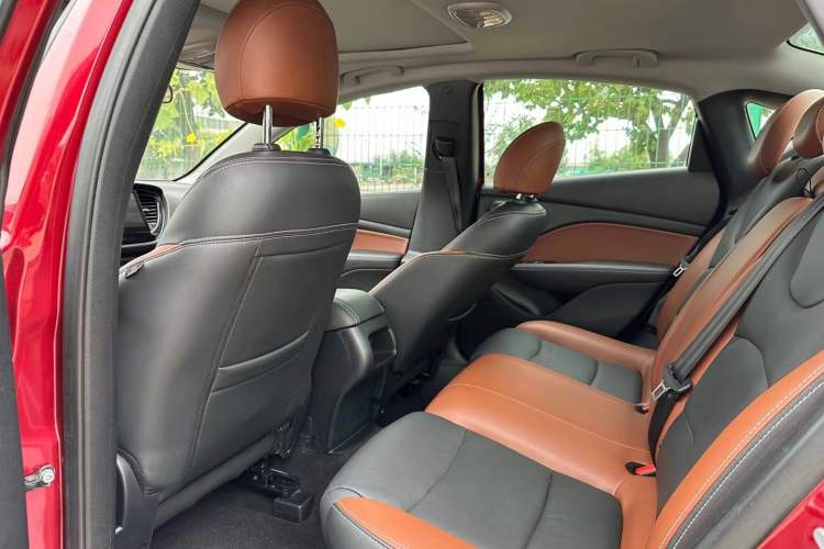 Used Fiat Viaggio 2015 1.4T Automatic Jingxiang Edition Interior 3