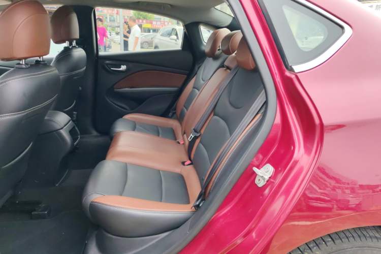 Used Fiat Viaggio 2015 1.4T Automatic Jingxiang Edition Interior 4