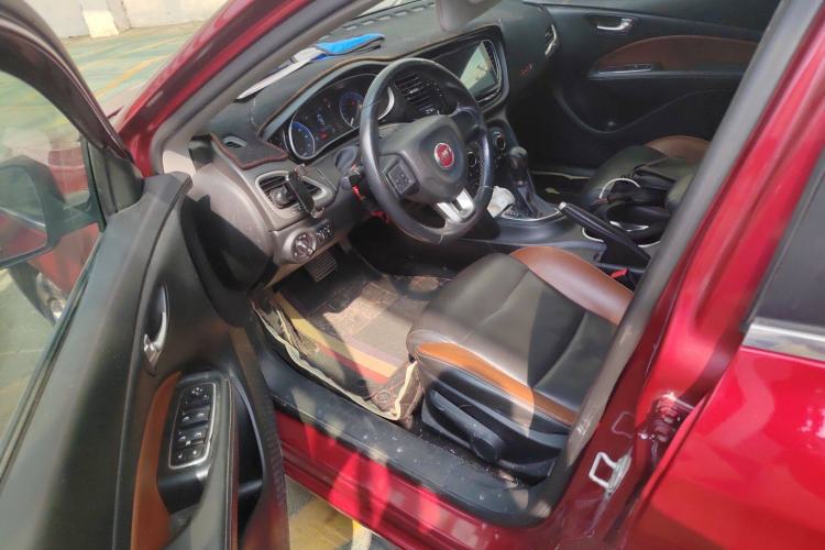Used Fiat Viaggio 2015 1.4T Automatic Jingxiang Edition Interior 4