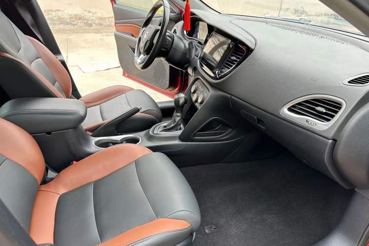 Used Fiat Viaggio 2015 1.4T Automatic Jingxiang Edition Interior 4