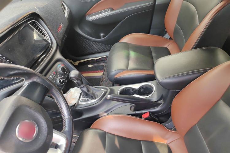 Used Fiat Viaggio 2015 1.4T Automatic Jingxiang Edition Interior 5