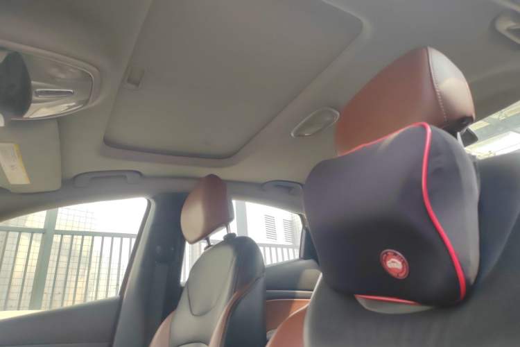 Used Fiat Viaggio 2015 1.4T Automatic Jingxiang Edition Interior 6