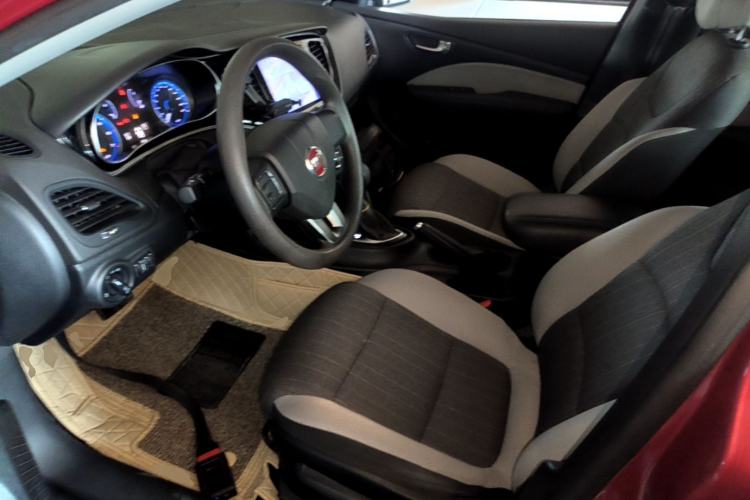Used Fiat Viaggio 2015 1.4T Automatic Enjoyment Edition Left Front Seat