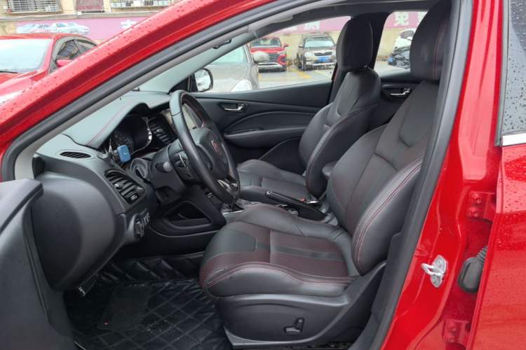 Used Fiat Viaggio 2015 1.4T Automatic Enjoyment Edition Left Front Seat