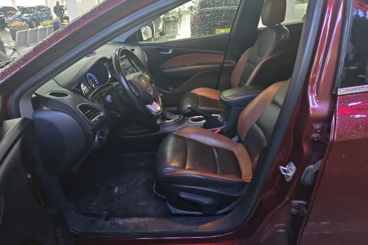 Used Fiat Viaggio 2015 1.4T Automatic Jingxiang Edition Left Front Seat