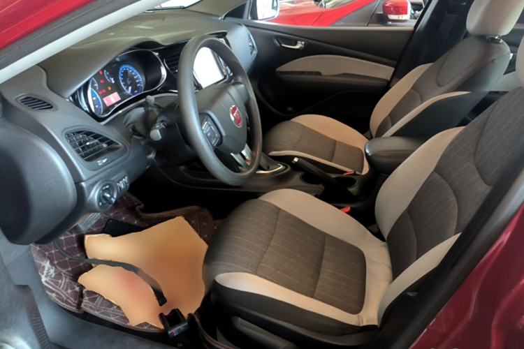 Used Fiat Viaggio 2015 1.4T Automatic Enjoyment Edition Left Front Seat