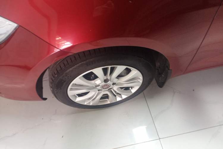 Used Fiat Viaggio 2015 1.4T Automatic Jingxiang Edition Left Front Wheel Hub