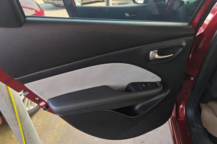 Used Fiat Viaggio 2015 1.4T Automatic Enjoyment Edition Left Rear Door Interior