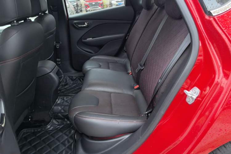 Used Fiat Viaggio 2015 1.4T Automatic Enjoyment Edition Left Rear Seat